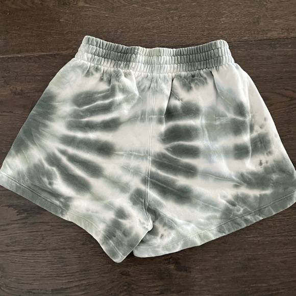 Abercrombie and Fitch Sunday Sweat Short - Picture 3 of 3